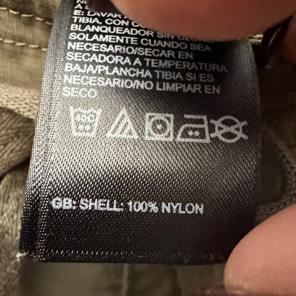 The North Face Women's Convertible Pants Olive - Picture 13 of 14